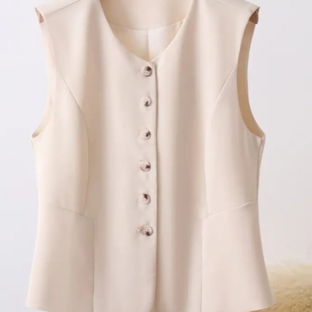 Cream Fitted Vest With Lining